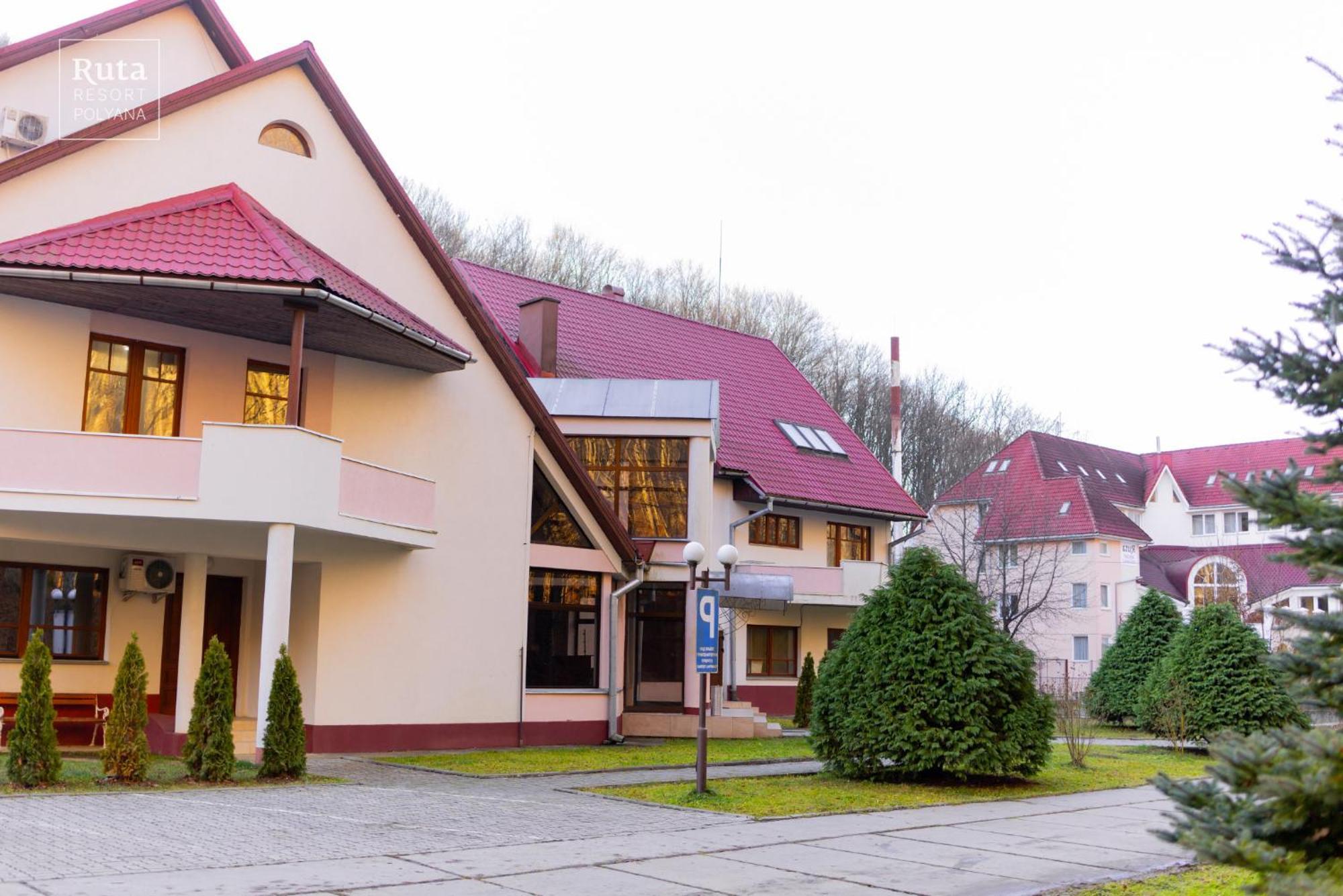 Ruta Resort Polyana Bagian luar foto